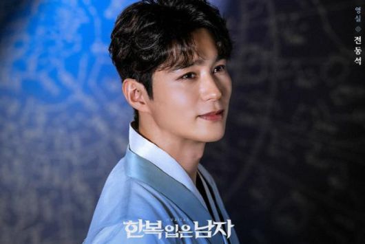 뮤지컬 배우 전동석이 급성 후두염으로 예정된 뮤지컬 '한복 입은 남자' 공연에 불참한다. 전동석 SNS