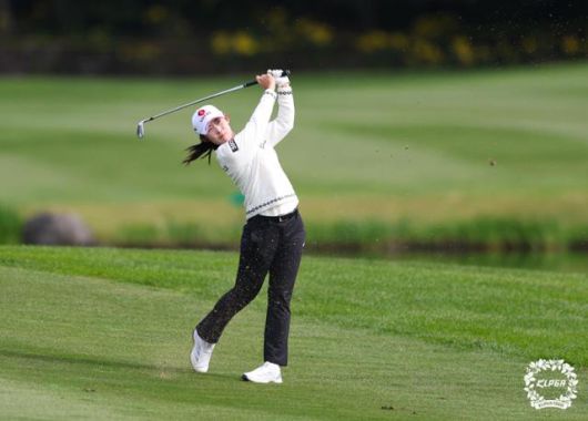 황유민이 아이언샷을 하고 있다. KLPGA 제공