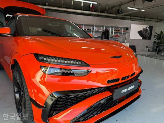 프랑스 르 카스텔레 폴 리카르드 서킷 인근 차고지에 11월 21일 제네시스 GV60 마그마가 서있다. 르 카스텔레=오지혜 기자