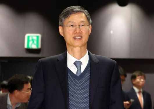 문형배 전 헌법재판관이 11일 서울 서초구 서울법원종합청사 청심홀에서 열린 '국민을 위한 사법제도 개편 공청회 : 방향과 과제' 3일차 종합토론 '대한민국 사법부가 나아갈 길'에 참석하고 있다. 뉴시스