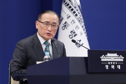 위성락 국가안보실장이 24일 서울 청와대 춘추관 브리핑룸에서 해외 방문 관련 브리핑을 하고 있다. 왕태석 선임기자