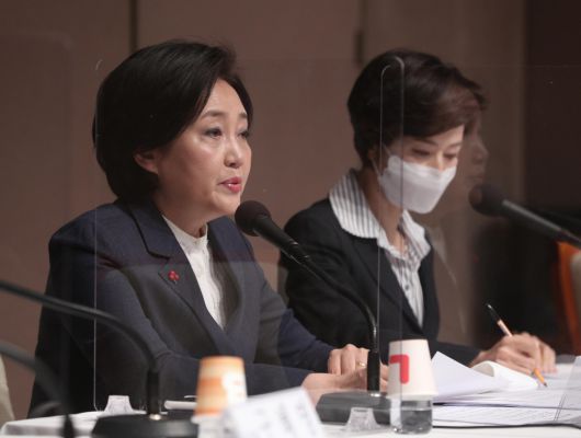 박영선 더불어민주당 서울시장 후보가 11일 오전 서울 중구 프레스센터에서 열린 관훈토론회에서 패널들의 질의에 답변하고 있다. [국회사진기자단]