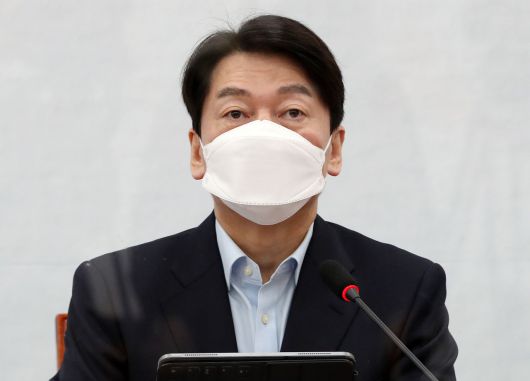 안철수 국민의당 대표가 15일 국회에서 열린 최고위원회의에서 발언하고 있다. [헤럴드경제=이상섭 기자]