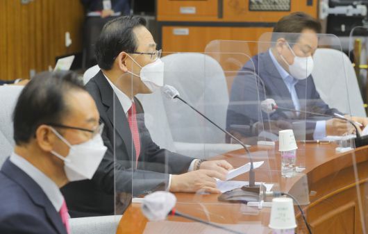 주호영 국민의힘 원내대표가 9일 서울 여의도 국회에서 열린 원내대책회의에서 발언하고 있다. 이상섭 기자