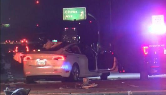 지난 5일(현지시간) 미국 캘리포니아 폰타나에서 테슬라 모델3 추돌 사고가 발생한 모습 [데일리뉴스 홈페이지 캡처]