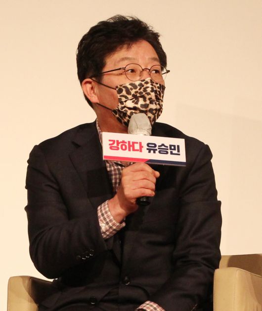 국민의힘 유승민 대선 경선 후보가 24일 인천시 연수구 송도 인천글로벌캠퍼스에서 열린 2030 청년 간담회에서 질의에 답변하고 있다. [연합]