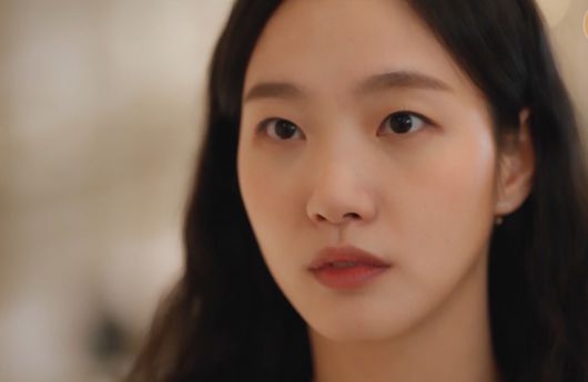 국내 온라인동영서비스(OTT) 시장 1위 넷플릭스가 3개월 새 가장 적은 사용 시간을 기록했다. 넷플릭스의 킬러 콘텐츠가 부재하다는 평가가 나오는 가운데 현재 국내 넷플릭스 1위에 오른 ‘많이 본 콘텐츠’도 tvN에서 제작한 드라마 ‘작은 아씨들’이다. 작은 아씨들은 넷플릭스 단독이 아닌 티빙과 공동으로 국내 OTT에 제공되고 있다. 사진은 작은 아씨들 속 한 장면. [공식 영상 캡처]