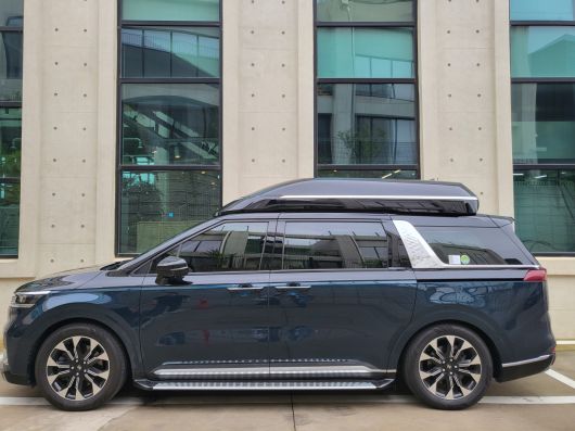 ‘노블클라쎄 L9’의 오묘한 투톤 컬러가 눈길을 사로잡는다. [김지윤 기자]