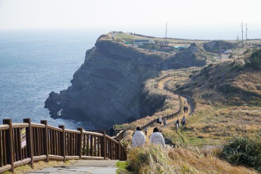 '가파도 그만 마라도 그만'이라해도 둘 다 꼭 지켜주는, 파란만장 송악산