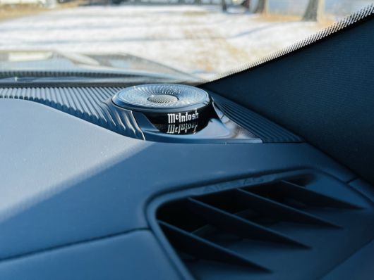 매킨토시 사운드 시스템은 보는 재미도, 듣는 재미도 있다. 타격감이 물론, 풍성함이 일품이다. [정찬수 기자]