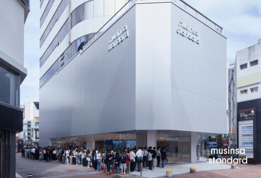 지난 9월 22일 무신사 스탠다드 동성로 그랜드 오픈 당일 매장 앞에 늘어선 오픈런 행렬. [무신사 ⓒ]