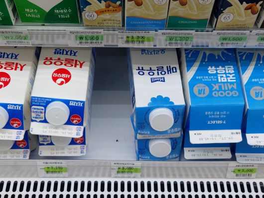 편의점에서 판매되고 있는 우유 제품들. 김희량 기자