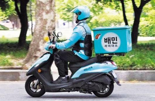 우아한형제들은 구성원들이 일, 생활 균형 실천을 돕는 다양한 제도 도입을 통해 일자리의 질을 개선하는 여러 노력을 하고 있다.