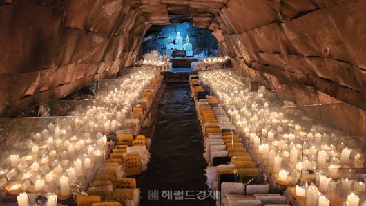 제주불교성지순례길인 절로 가는 길에 참배사찰인 구암굴사 입구에는 순례객들이 하루가 다르게 증가하고 있다.