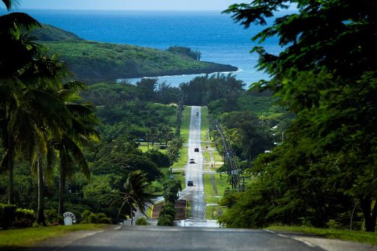 미군은 일제를 소탕한뒤 이곳을 뉴욕의 축소판으로 만드려고 했다. 사진은 티이안 브로드웨이