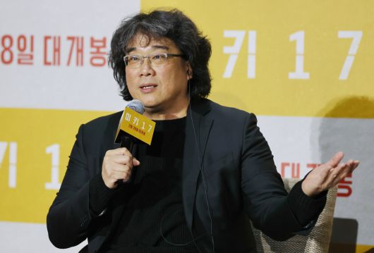 20일 서울 강남구 메가박스 코엑스점에서 열린 영화 ‘미키17’ 기자간담회에서 봉준호 감독이 인사말을 하고 있다. [연합]