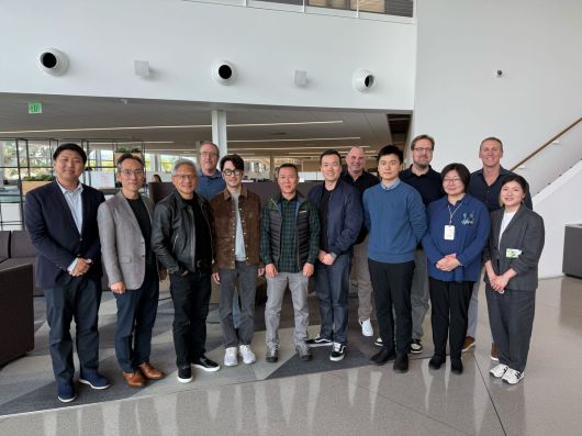 엔비디아·크래프톤 관계자들이 기념 촬영을 하는 모습 [크래프톤 링크드인 캡처]