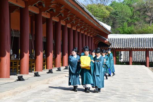 국가유산청은 20일 조선 왕과 왕비의 신주 49위를 종묘 정전으로 다시 옮기는 환안제(還安祭)를 개최했다. [국가유산청]