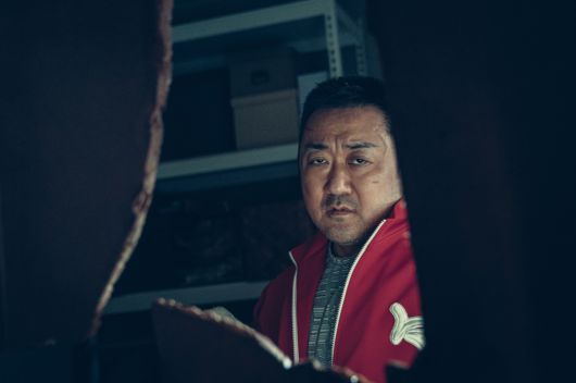 마동석의 전매특허 통쾌한 액션이 가미된 오컬트 ‘거룩한 밤’/ 롯데엔터테인먼트 제공