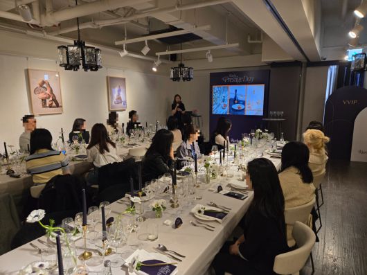25일 서울 강남구 메종 르 서클에서 열린 컬리 행사 ‘프리스티지 데이’에 VVIP 고객들이 참여했다. 정석준 기자