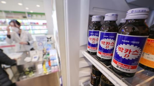 서울 시내 한 약국에 박카스가 진열돼 있다. [연합]