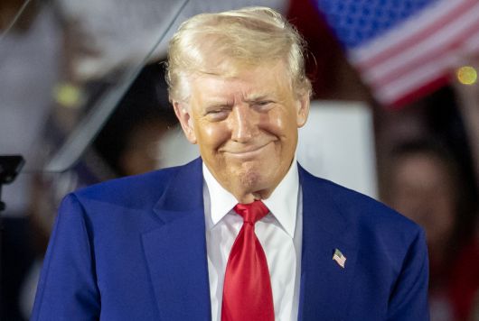 29일(현지시간) 도널드 트럼프 대통령이 취임 100일을 기념해 미시간주에 위치한 머콤 커뮤니티 칼리지에서 연설하고 있다. [AP]