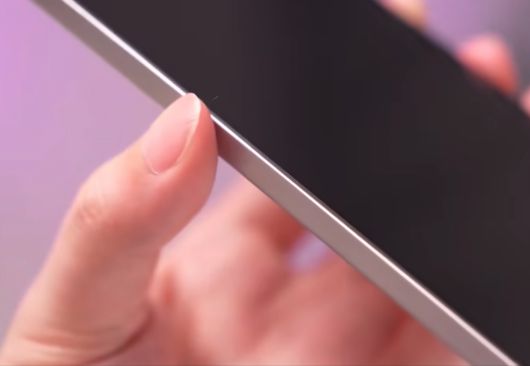 삼성 갤럭시 S25 엣지 [유튜브 @TechTalkTV 갈무리]