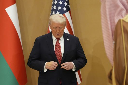 도널드 트럼프 미국 대통령이 14일(현지시간) 사우디아라비아 수도 리야드에서 열린 행사에 참석하고 있다. [AP]