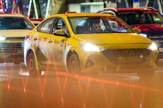 러시아 시내를 활보하고 있는 현대차 [타스]