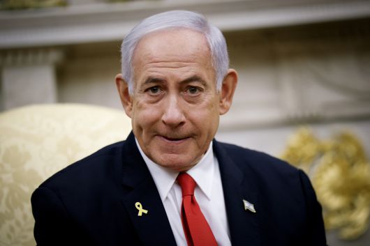 베냐민 네타냐후 이스라엘 총리가 지난달 7일(현지시간) 미국 워싱턴 DC 백악관 집무실에서 도널드 트럼프 미국 대통령과의 회담에 참석한 모습. [게티이미지]