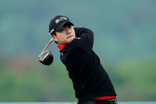 한국오픈 2라운드 도중 기권한 디펜딩 챔피언 김민규     [코오롱한국오픈조직위원회 제공]