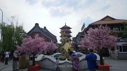 인도네시아 자카르타 판타이 인다 카푹(PIK)1 지역의 차이나타운 모습