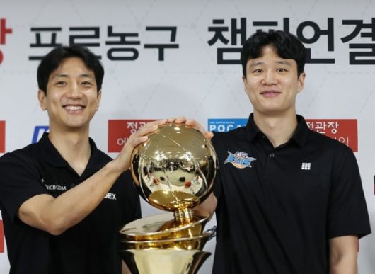 프로농구 부산 KCC에서 한솥밥을 먹게 된 허훈(왼쪽)과 허웅 형제    [연합]