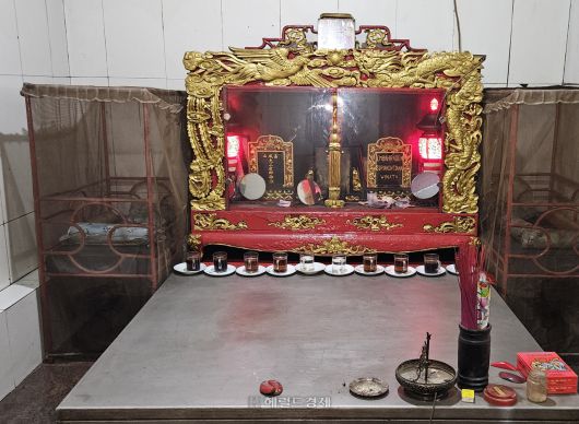 인도네시아 신을 모신 법당