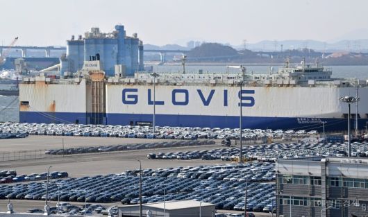 경기도 평택항 내 자동차 전용부두에 선적을 기다리는 수출용 차량이 세워져 있다. [헤럴드 DB]