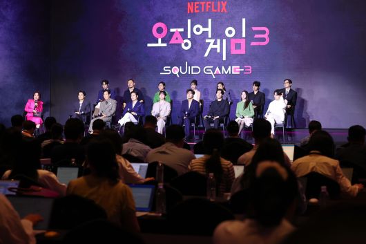 9일 서울 용산구 드래곤시티 호텔에서 넷플릭스 글로벌 흥행작 ‘오징어 게임’ 시즌3 제작발표회가 진행되고 있다. <연합뉴스>