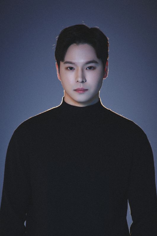 연극 ‘생추어리 시티’에 출연한 몽골 출신 배우 아마르볼드 [두산아트센터 제공]