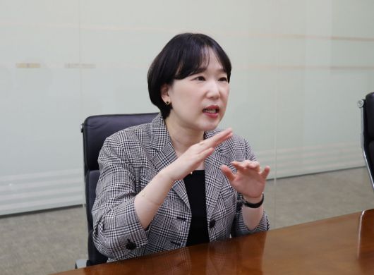이수진 KB자산운용 ETF상품마케팅실장이 10일 서울 여의도 IFC 빌딩에서 인터뷰를 하고 있다. [KB자산운용 제공]