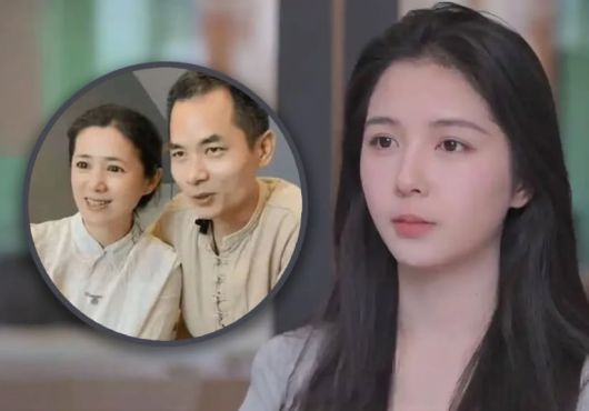 빼어난 미모로 중국에서 화제가 됐던 칭화대생 장선신란과 그의 부모. [SCMP]