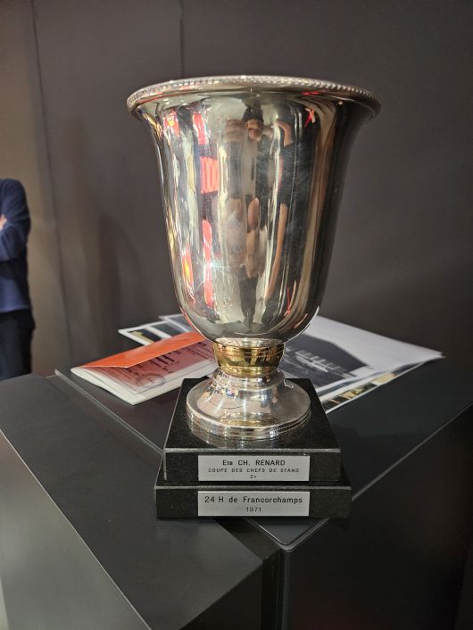 메르세데스-AMG가 1971년 벨기에 스파 24시 내구 레이스에서 들어올린 우승겁. 독일 아팔터 바흐=서재근 기자