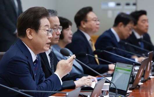 이재명 대통령이 1일 서울 용산 대통령실 청사에서 열린 국무회의에서 발언하고 있다. [연합]