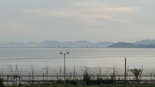 지난달 13일 오전 7시께 강화군 양사면 철산리에서 바라본 북한 모습. 기사와 관련 없는 사진. 강화=박연수 수습기자.