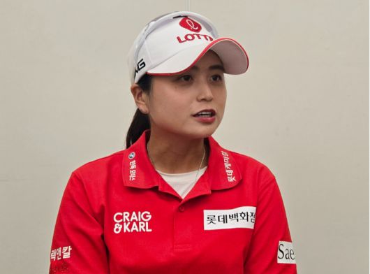 최혜진이 2일 인천 베어즈베스트 청라 골프 클럽에서 공식 연습을 마친 뒤 인터뷰하고 있다.  인천=조범자 기자