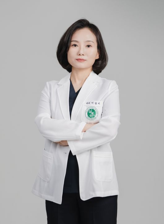 포레온더조아내과 이슬비 대표원장은 “빈혈은 생활습관 개선만으로도 충분히 예방 가능한데 철분, 단백질, 엽산, 비타민 B12, 비타민 C 등이 풍부한 식사를 꾸준히 영위하고 차나 커피는 식후 일정 시간 이후에 마시는 것이 좋다”고 조언했다.