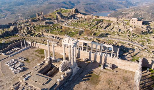 페르가몬. 성스러움과 고귀함을 입고자 했던 유명 패션브랜드의 어원임은 물론이다.