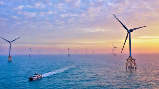 SK오션플랜트가 제작한 해상풍력 하부구조물이 대만서부 장화현 해상풍력발전단지에 설치된 장면. [SK오션플랜트 제공]