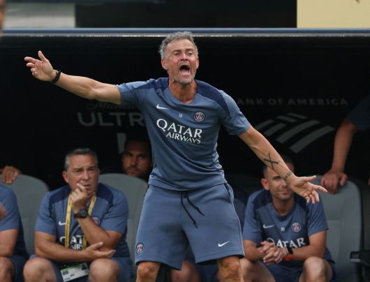 FIFA 클럽월드컵 4강전을 지휘하는 루이스 엔리케 PSG 감독  [로이터]