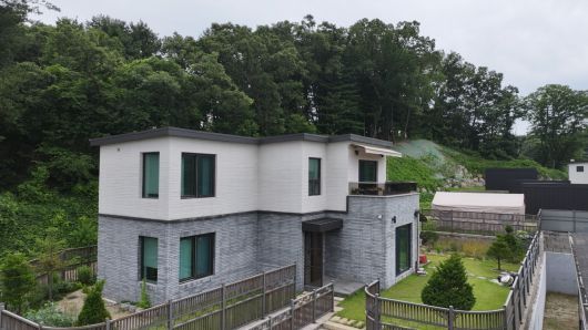 경기도 광주시 도척면 방도리 일원에 위치한 한 전원주택 4채가 오는 21일 경매서 매각을 진행한다. 안경찬 PD