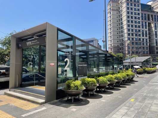 장안평역 2번 출구