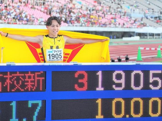 남자 달리기 100m 18세 이하(U-18) 세계신기록을 세운 일본 육상 선수 시미즈 소라토(16) [마이니치신문]